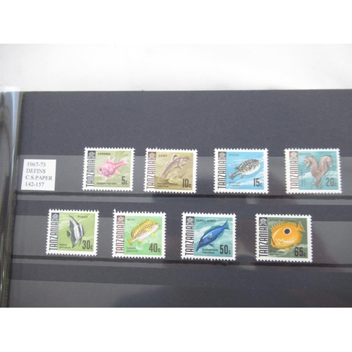 651 - Collection of C19th and 20th International stamps to inc. 2 Folders cont. South African stamps, fold... 