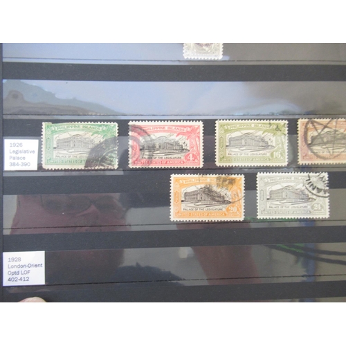 652 - Collection of C19th and 20th International stamps to inc. folder cont. Australian stamps, folder con... 