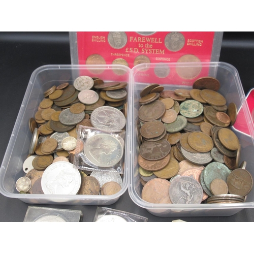 591 - Collection of British and International coins/banknotes to inc. small collection of Pre-1947 3 pence... 