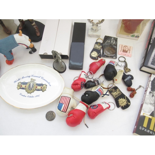 843 - Collection of Boxing related memorabilia to inc. Leonardo collection 'The Prize Fighter', signed Jim... 