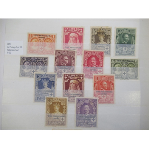 663 - Collection of C19th/20th International stamps to inc. album cont. Papua New Guinea stamps, album con... 