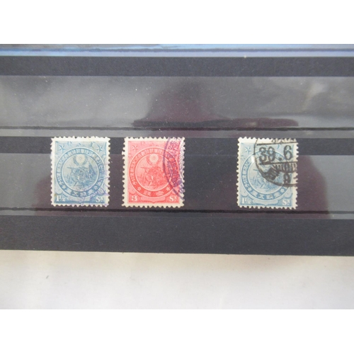 664 - Album cont. C19th/20th Chinese stamps such as under Chiang Kai-Shek, Chinese Republic 1912-1949, etc... 