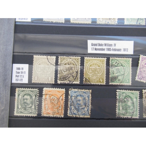 665 - Collection of C19th/20th International stamps to inc. album cont. Greek stamps, album cont. Czechosl... 