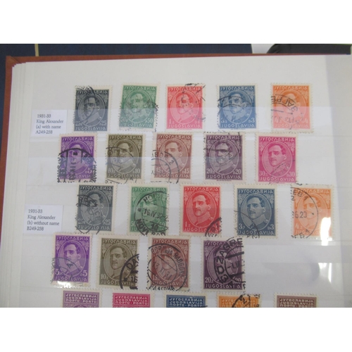 676 - Collection of C19th/20th International stamps from Romania, Poland and Yugoslavia in 5 albums