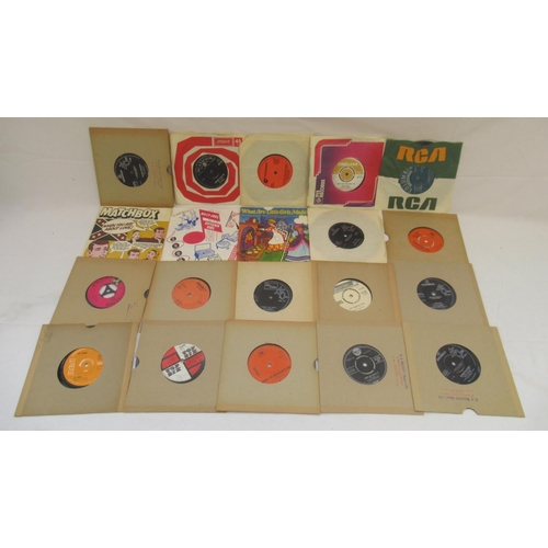 865 - Collection of LPs and 45s to inc. The Shadows, Kinks, The Moody Blues, Eddie Cochran, Bill Haley, Sh... 