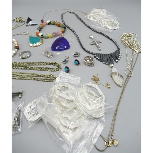 1105 - Quantity of new silver necklace chains, other silver jewellery and unmarked costume jewellery