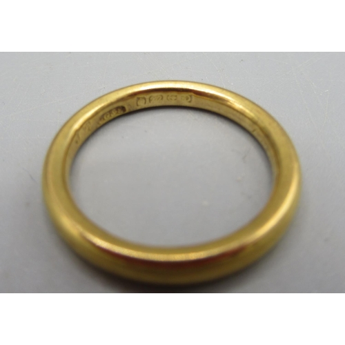 51 - 22ct yellow gold wedding band, stamped 22, size M1/2, 4.8g