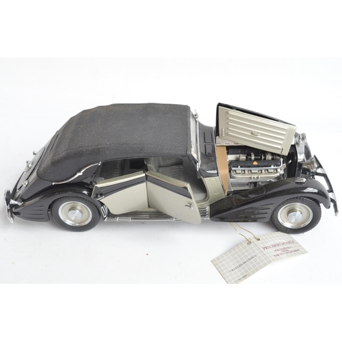 362 - Five boxed 1/24th scale diecast car models from Franklin Mint to include a 1939 Maybach Zeppelin, 19... 