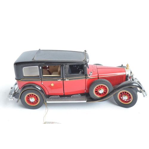 362 - Five boxed 1/24th scale diecast car models from Franklin Mint to include a 1939 Maybach Zeppelin, 19... 