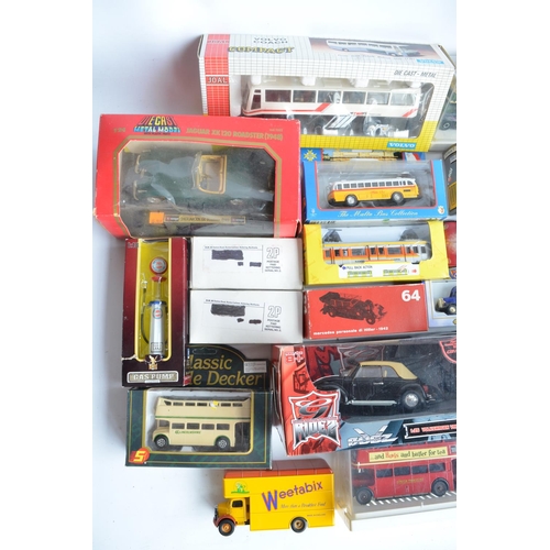 365 - Extensive collection of boxed and unboxed mostly diecast vehicle models, various scales and manufact... 