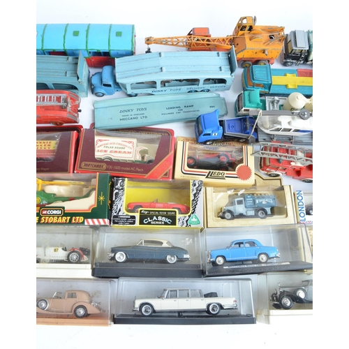 365 - Extensive collection of boxed and unboxed mostly diecast vehicle models, various scales and manufact... 