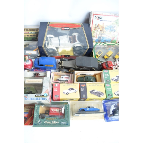 365 - Extensive collection of boxed and unboxed mostly diecast vehicle models, various scales and manufact... 