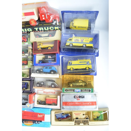 366 - Mixed lot to include a large collection of boxed and unboxed mostly diecast vehicle models from Soli... 