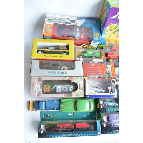 366 - Mixed lot to include a large collection of boxed and unboxed mostly diecast vehicle models from Soli... 