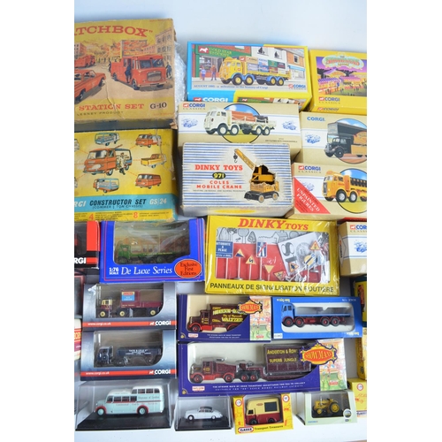 367 - Collection of boxed diecast vehicle models, various scales and manufacturers to include 1/50 Corgi (... 