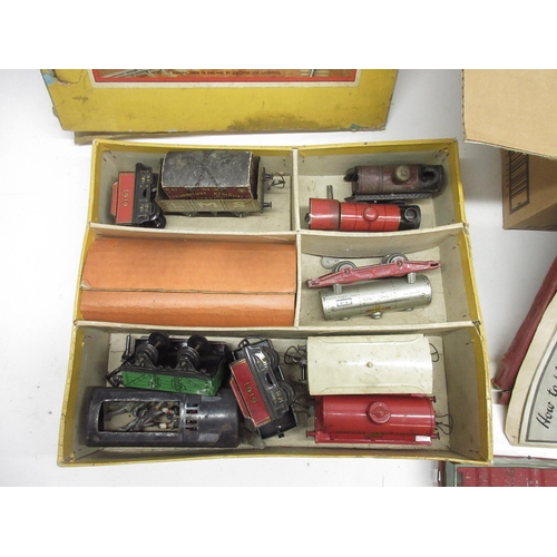 585 - Hornby O gauge tinplate clockwork No. 1 Special Tank Goods Set TS431; other Hornby and Lionel Lines ... 