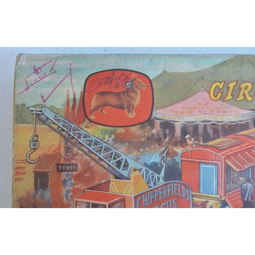 384 - Vintage Corgi Chipperfields Circus gift set No23, models in very good condition for age with typical... 