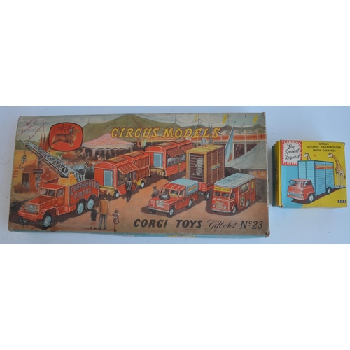 384 - Vintage Corgi Chipperfields Circus gift set No23, models in very good condition for age with typical... 