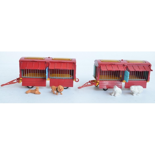 384 - Vintage Corgi Chipperfields Circus gift set No23, models in very good condition for age with typical... 