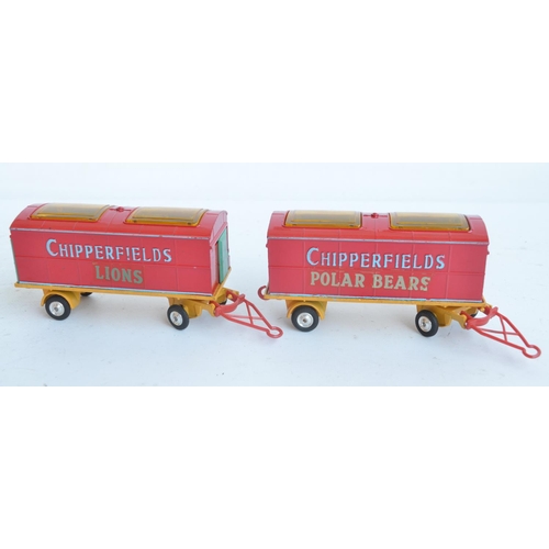 384 - Vintage Corgi Chipperfields Circus gift set No23, models in very good condition for age with typical... 