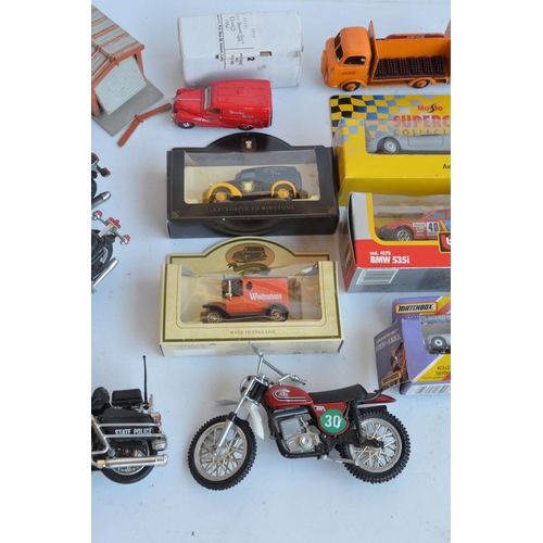 394 - Collection of mostly unboxed diecast models to include vintage examples from Corgi, Budgie, Dinky, M... 