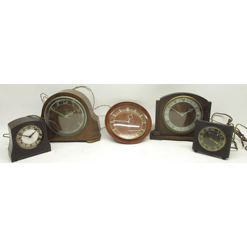 573 - Smiths 8 day wall clock, applied Arabic chapter ring, D19.5cm; three Smiths Electric clocks and a Go... 