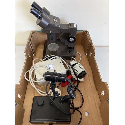 288 - Swift Stereo Eighty binocular microscope with external light source