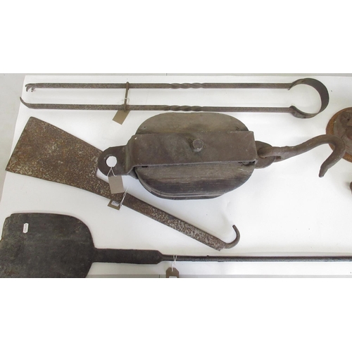 1197 - Shane Lynch collection - collection of metalware incl, wrought iron fire tongs, pizza oven spatula, ... 