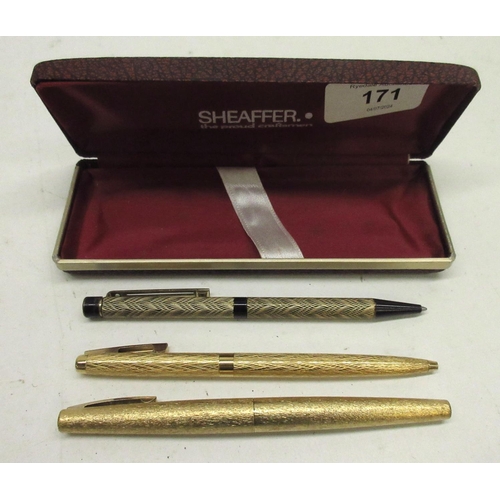 171 - Sheaffer White Dot gold plated fountain pen, 14K gold nib, L13cm and two Sheaffer White Dot gold pla... 