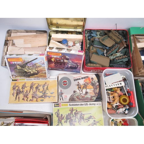 1062 - Three vintage matchbox 1/76 scale diorama armour kits and other kits started or incomplete, and vint... 