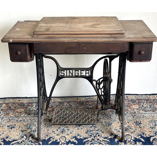 1170 - Singer treadle operated sewing machine, W93cm D46cm H75cm