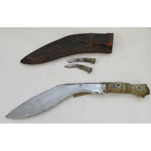 1559 - Buffalo horn-handled Kukri with original sheath and accompanying Chakmak and Karda. Blade L12''