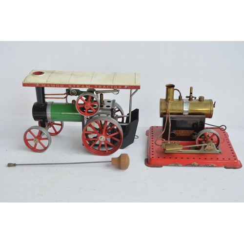 414 - Two Mamod live steam engines to include TE1A traction engine and an SE2 stationary engine, both in g... 