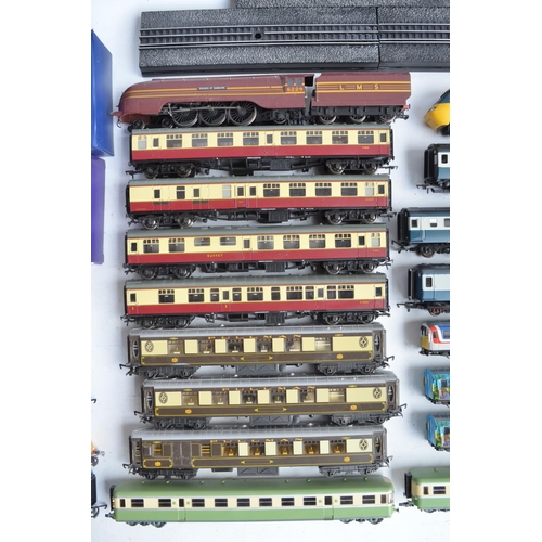 421 - Collection of previously run OO/HO gauge model trains and carriages to include Hornby InterCity 125 ... 