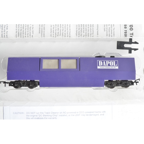 421 - Collection of previously run OO/HO gauge model trains and carriages to include Hornby InterCity 125 ... 