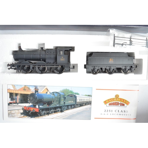 425 - Nine boxed OO gauge electric steam train models from Bachmann to include limited edition Green Arrow... 