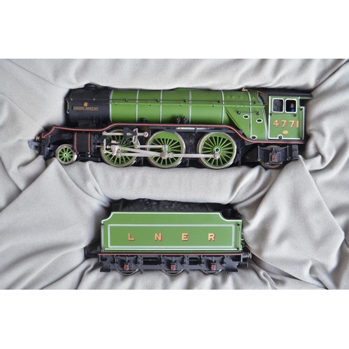 425 - Nine boxed OO gauge electric steam train models from Bachmann to include limited edition Green Arrow... 