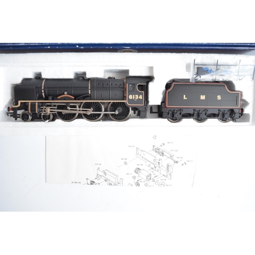 425 - Nine boxed OO gauge electric steam train models from Bachmann to include limited edition Green Arrow... 