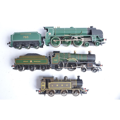 431 - Eight boxed OO gauge electric steam train models from Hornby to include R309 Class A4 Mallard (very ... 