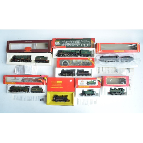 433 - Eight boxed OO gauge electric steam train models from Hornby to include Top Link R2022 GWR King Geor... 