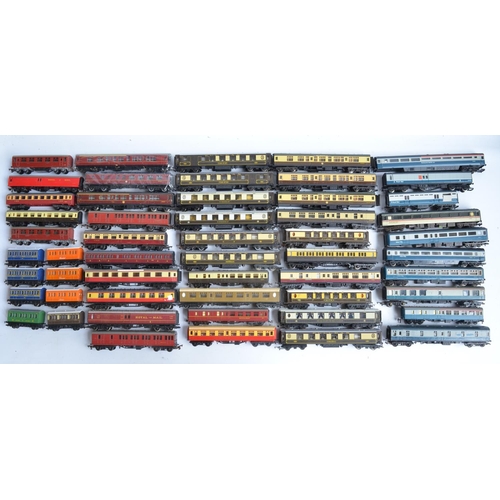 438 - Fifty three unboxed previously used OO/HO gauge passenger coaches, mail wagons, Pullman coaches etc.... 