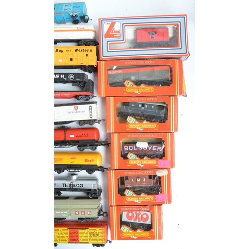 439 - Collection of mostly unboxed previously used OO/HO gauge railways wagons from Hornby, Tri-ang, Lima,... 