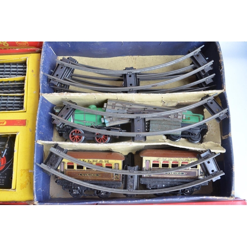 440 - Collection of vintage O, OO and TT gauge boxed railway models to include Hornby Meccano O gauge set ... 