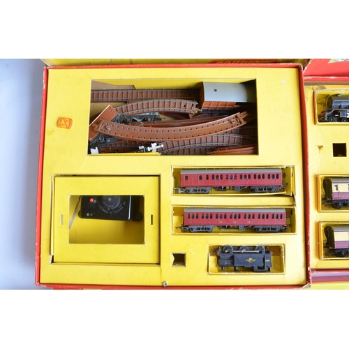 440 - Collection of vintage O, OO and TT gauge boxed railway models to include Hornby Meccano O gauge set ... 