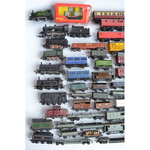 441 - Large collection of previously used OO/HO gauge railway models and accessories, various manufacturer... 