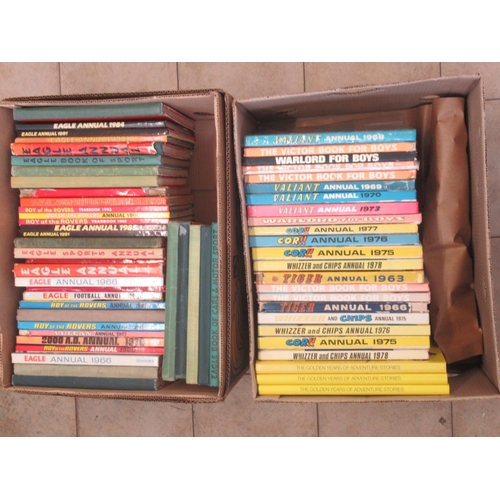 736 - Large collection of British comics and annuals from the 1960s-70s, in folders and loose, to inc. Rov... 