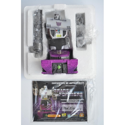 190 - Four limited edition Transformer bust and full figure/diorama models to include 3x busts from Diamon... 