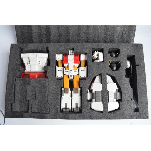 193 - Zeta Toys ZB-03 Kronos Silver Arrow oversize Transformer model in at least near mint condition (poss... 