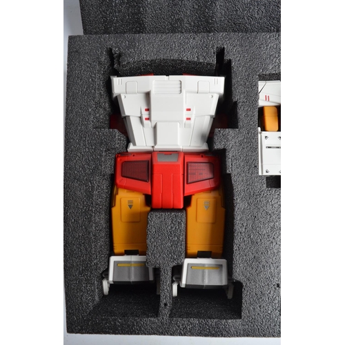 193 - Zeta Toys ZB-03 Kronos Silver Arrow oversize Transformer model in at least near mint condition (poss... 