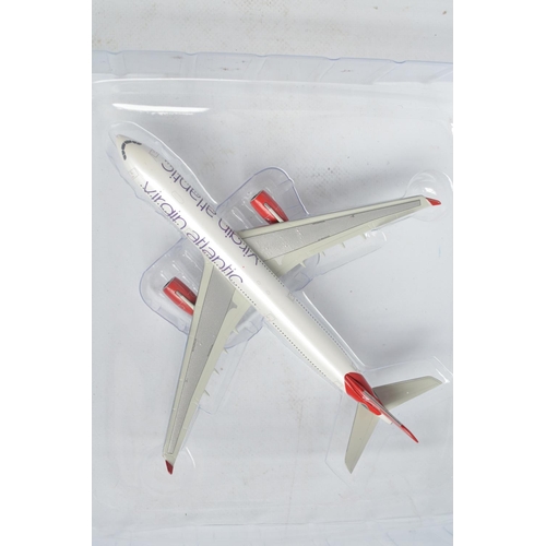 462 - Twenty two boxed 1/400 diecast European airlines themed civilian airliner models including highlydet... 